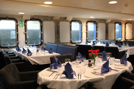 M/V Plancius Dining room