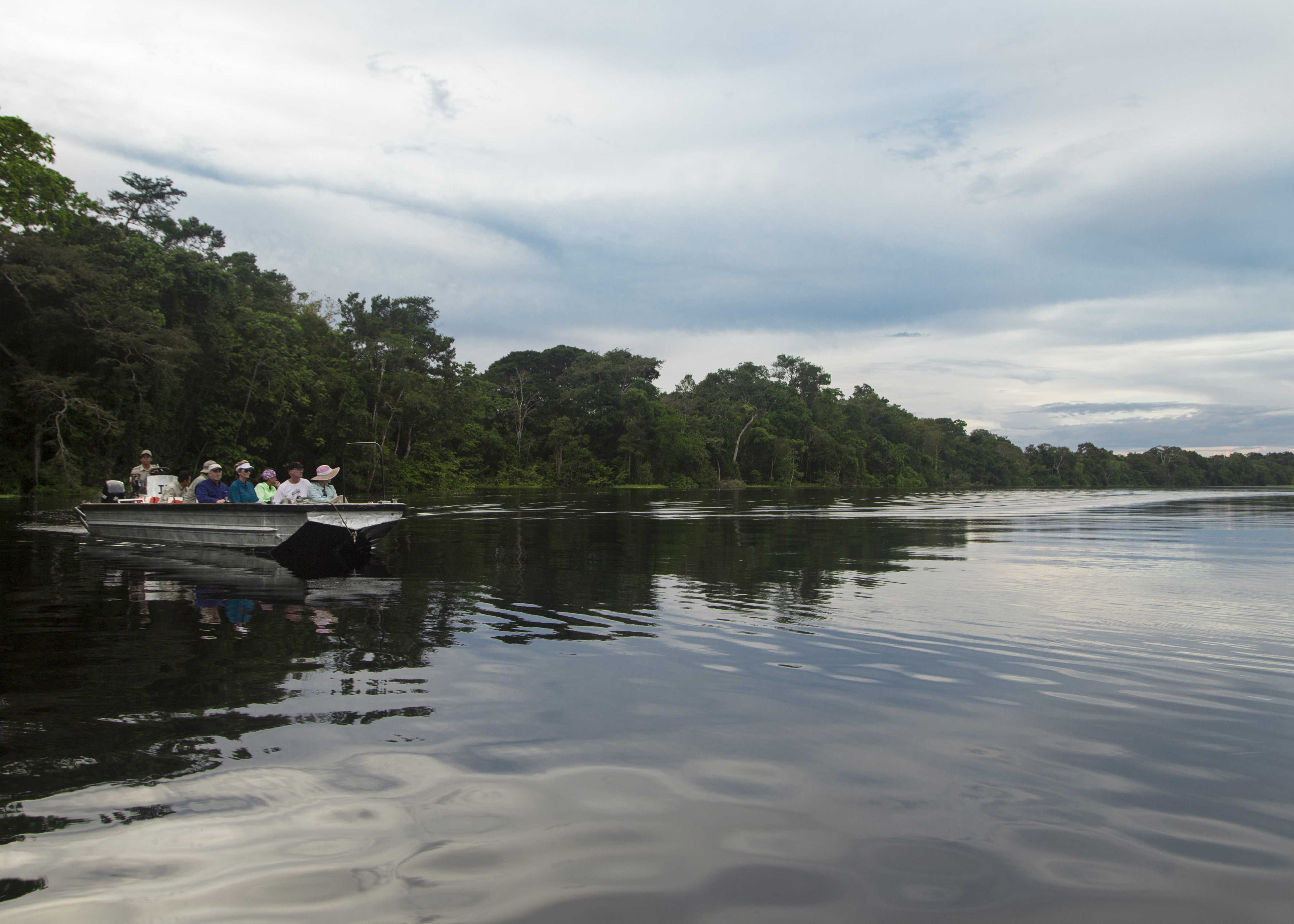 Delfin III Peru Amazon excursions