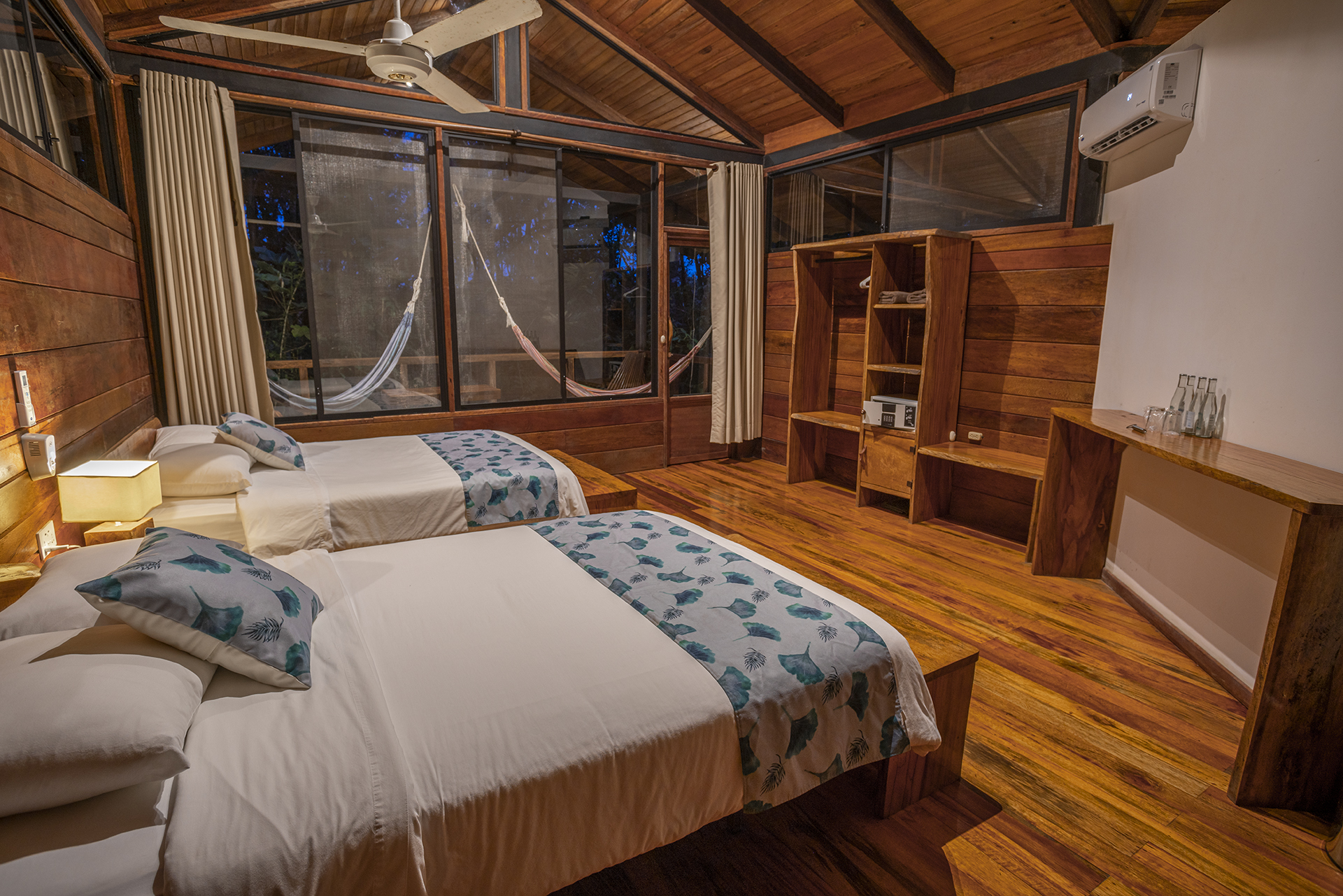 Sacha Lodge Standard twin cabin